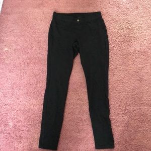 Black leggings with back pockets